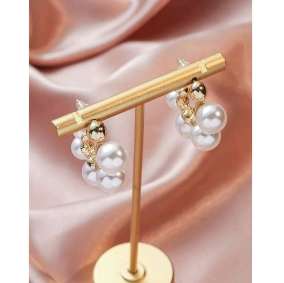 Anthropologie Classic Pearl Half Hoop Gold Earrings - Picture 3 of 4